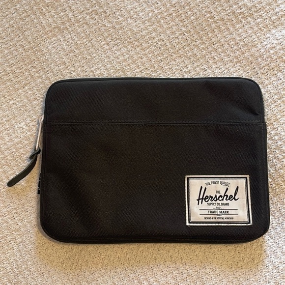 Herschel Tablet Ipad Accessories Case Black with‎ White Trim 7 x 10 - Picture 2 of 8